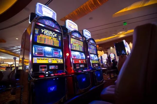 Several Helpful Hints for Playing Slot Machines